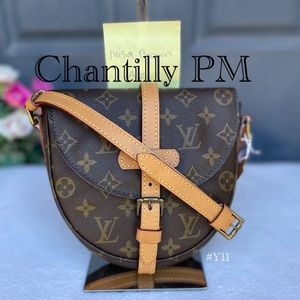 💝GORGEOUS NEW COWHIDE 💝 LV Crossbody size PM